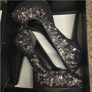 Sequin Pumps